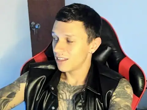 Snapshot of goodboy69l chatting on May 2026 05:34:02 PM goodboy69l online show from May 2026 05:34:02 PM