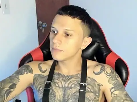 Snapshot of goodboy69l chatting on May 2026 09:23:02 PM goodboy69l online show from May 2026 09:23:02 PM