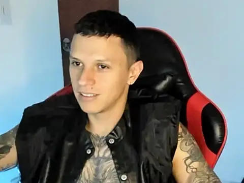 Snapshot of goodboy69l chatting on June 2026 05:04:01 PM goodboy69l online show from June 2026 05:04:01 PM