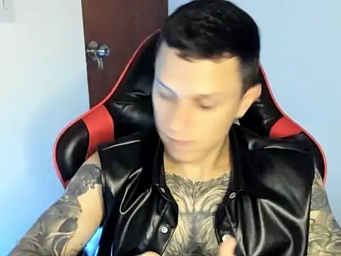 Snapshot of goodboy69l chatting on June 2026 03:27:02 PM goodboy69l online show from June 2026 03:27:02 PM