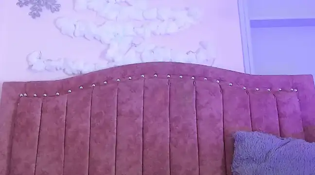 SarahStones online show from January 2025 05:05:01 AM