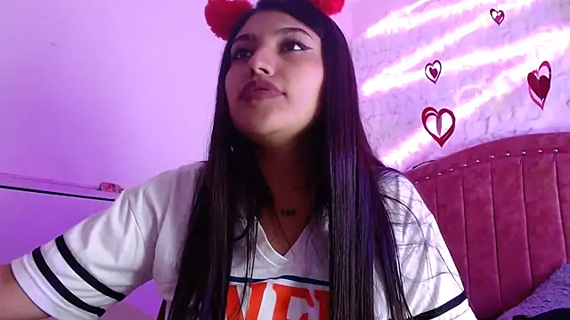 SarahStones online show from March 2025 06:00:02 AM