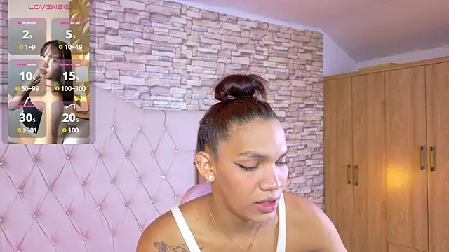 Sara-Smith- online show from April 2026 12:28:02 PM