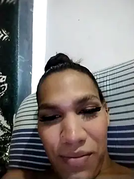 Snapshot of Sara-Smith- chatting on May 2026 01:37:02 PM Sara-Smith- online show from May 2026 01:37:02 PM