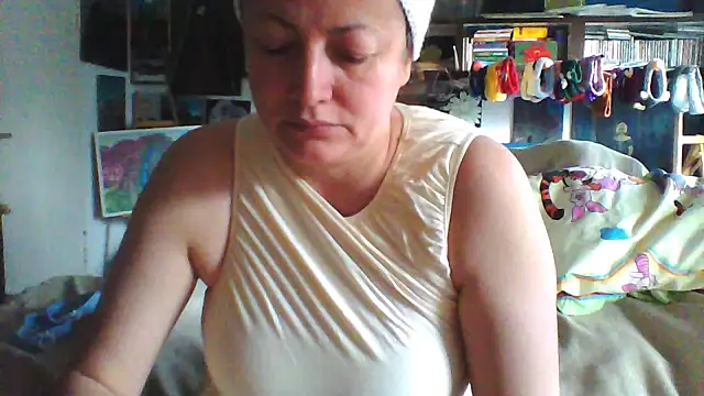 Snapshot of MariaAnaSunshine chatting on December 2025 08:43:01 AM MariaAnaSunshine online show from December 2025 08:43:01 AM