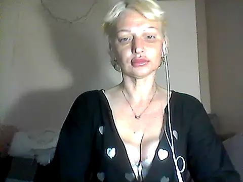 Snapshot of MaryJane441 chatting on April 2026 08:10:01 PM MaryJane441 online show from April 2026 08:10:01 PM