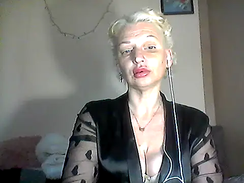 Snapshot of MaryJane441 chatting on April 2026 08:50:02 PM MaryJane441 online show from April 2026 08:50:02 PM