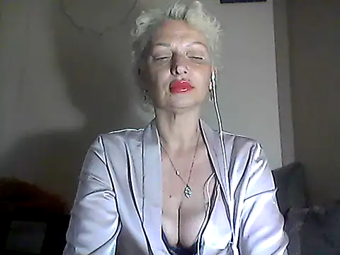 Snapshot of MaryJane441 chatting on May 2026 08:24:02 PM MaryJane441 online show from May 2026 08:24:02 PM