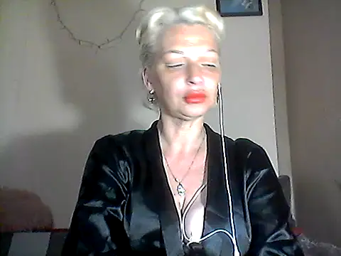 Snapshot of MaryJane441 chatting on May 2026 08:28:01 PM MaryJane441 online show from May 2026 08:28:01 PM