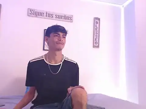 harrytomson 1 online show from December 2024 06:16:02 PM