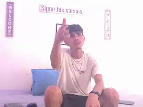 harrytomson 1 online show from January 2025 07:45:02 PM