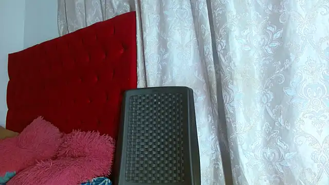 Snapshot of cristinamontiel chatting on October 2025 02:14:01 PM cristinamontiel online show from October 2025 02:14:01 PM