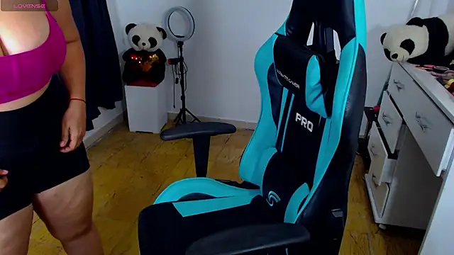 lulu ferrer online show from February 2025 04:20:01 AM