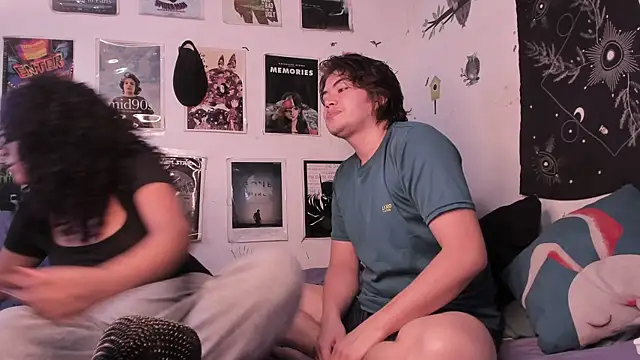 hothoneychile online show from April 2026 01:11:02 AM