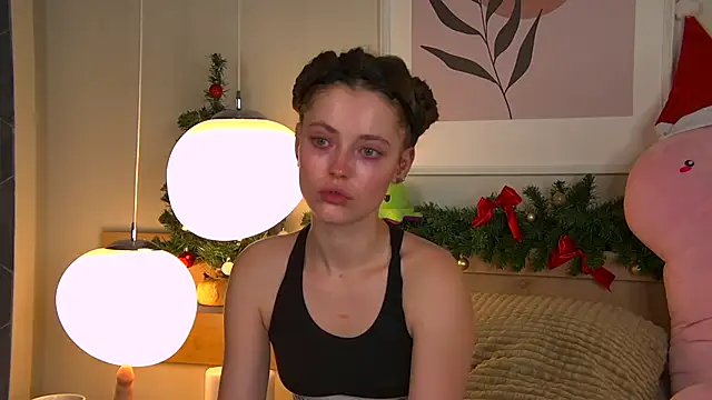 Snapshot of AshleyDouglas chatting on December 2024 05:04:02 AM AshleyDouglas online show from December 2024 05:04:02 AM