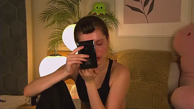 Snapshot of AshleyDouglas chatting on February 2025 03:43:02 AM AshleyDouglas online show from February 2025 03:43:02 AM