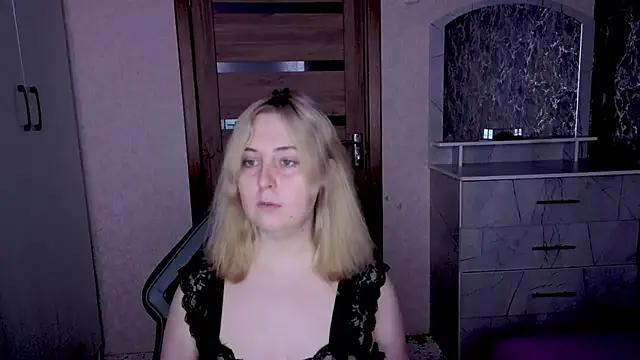 Kristy-Max online show from February 2026 07:36:02 PM