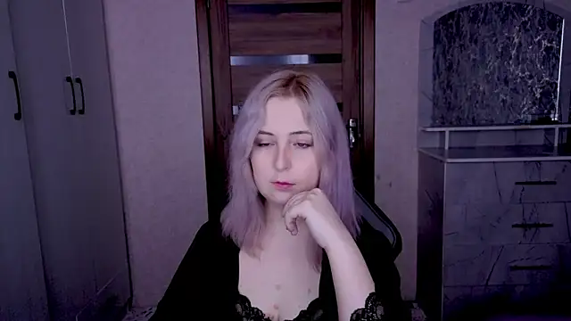 Kristy-Max online show from March 2026 09:08:02 PM