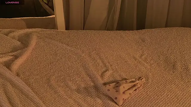 SunnyRisha online show from December 2025 05:13:01 AM