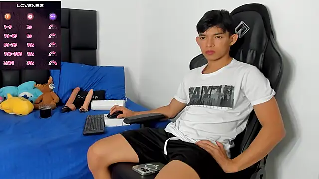 Tonny twink  online show from February 2026 11:06:01 PM