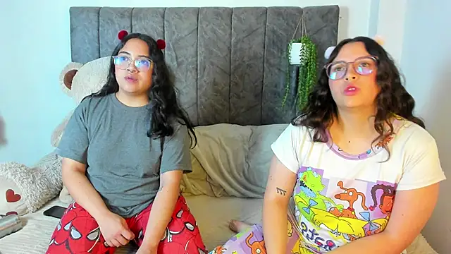 maddie-and-chelsea- online show from February 2026 09:00:02 PM