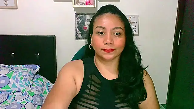 Snapshot of zaray_bella chatting on April 2026 11:52:02 PM zaray bella online show from April 2026 11:52:02 PM