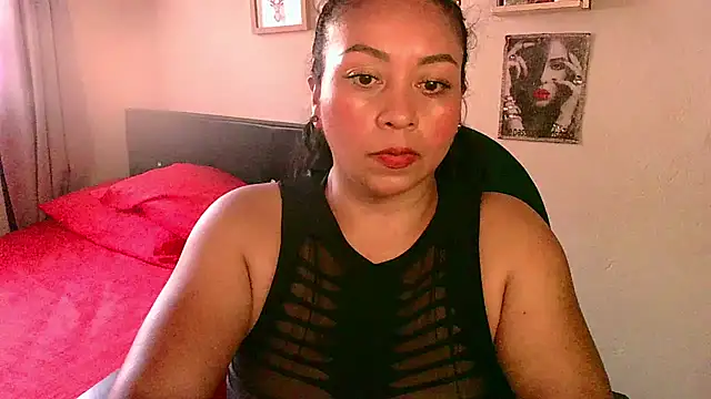 Snapshot of zaray_bella chatting on June 2026 08:52:02 PM zaray bella online show from June 2026 08:52:02 PM