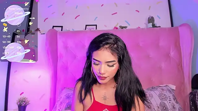 Giovanna oliveira online show from December 2024 11:52:02 AM