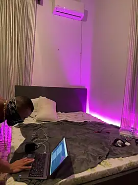 Snapshot of moody1996- chatting on December 2024 10:44:02 PM moody1996- online show from December 2024 10:44:02 PM