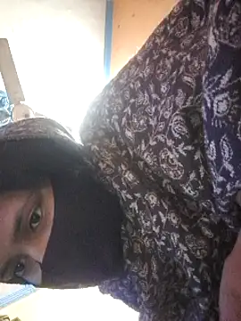 hotdesibb30 online show from January 2025 05:47:02 PM