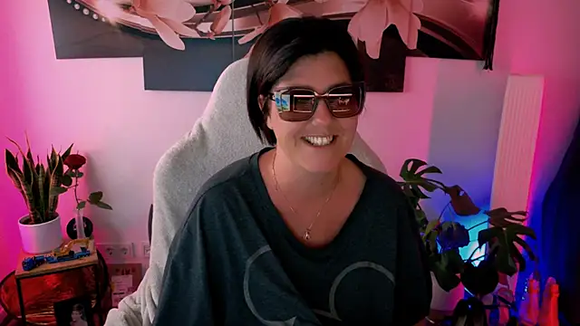 Snapshot of NatiLove35 chatting on June 2026 06:29:01 PM NatiLove35 online show from June 2026 06:29:01 PM