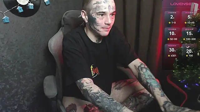 Snapshot of lonelycrystal chatting on December 2024 01:51:02 PM lonelycrystal online show from December 2024 01:51:02 PM