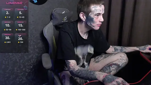 Snapshot of lonelycrystal chatting on March 2025 12:57:02 PM lonelycrystal online show from March 2025 12:57:02 PM