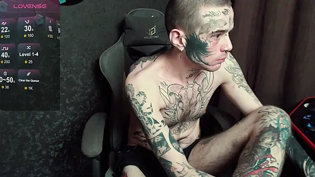 Snapshot of lonelycrystal chatting on October 2025 08:37:02 PM lonelycrystal online show from October 2025 08:37:02 PM