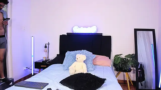 -soulmate-s online show from March 2026 04:01:02 PM