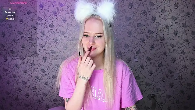 Snapshot of Healing__girl chatting on January 2025 08:49:02 AM Healing girl online show from January 2025 08:49:02 AM