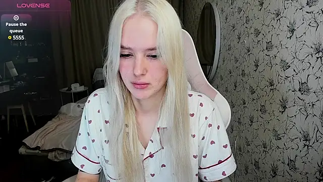 Snapshot of Healing__girl chatting on January 2025 08:03:02 AM Healing girl online show from January 2025 08:03:02 AM