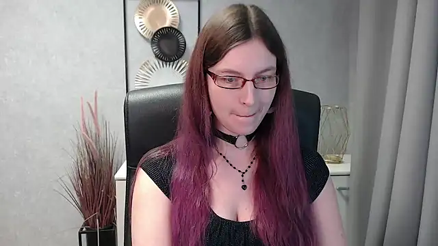 emmaxDelight online show from December 2024 10:45:02 AM