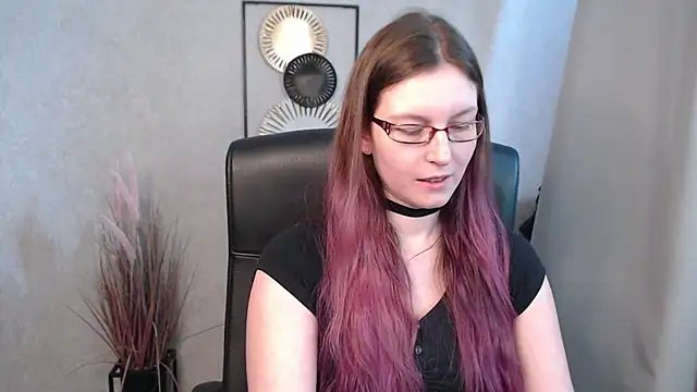 emmaxDelight online show from March 2025 01:31:02 PM