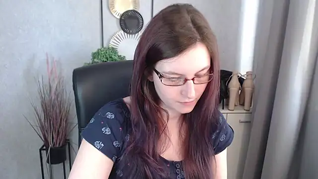 emmaxDelight online show from March 2026 01:28:02 PM