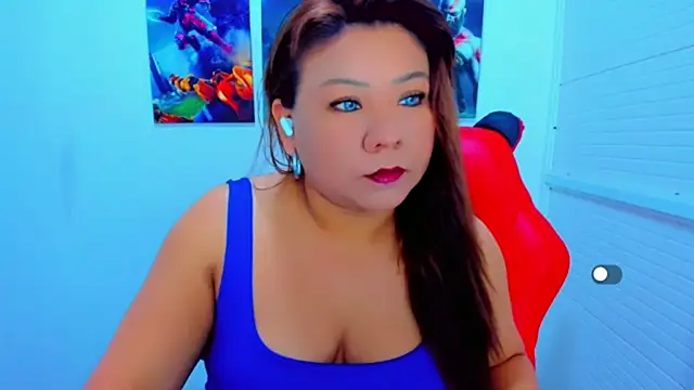 Snapshot of victoria_love89 chatting on April 2026 02:04:02 AM victoria love89 online show from April 2026 02:04:02 AM