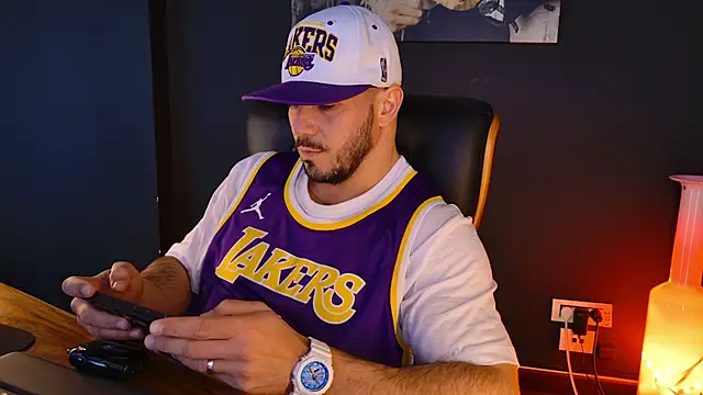 AngeloEric online show from November 2025 12:27:02 PM