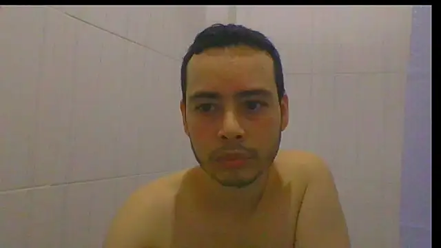 Snapshot of Gasparin32 chatting on November 2025 11:07:02 PM Gasparin32 online show from November 2025 11:07:02 PM