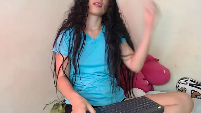 Snapshot of Gianna_cute_ chatting on October 2025 12:30:02 AM Gianna cute online show from October 2025 12:30:02 AM