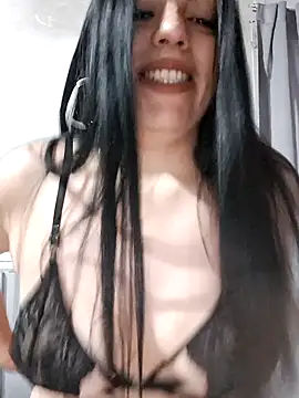 Snapshot of Paulitta- chatting on May 2026 02:12:01 PM Paulitta- online show from May 2026 02:12:01 PM