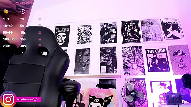 Lexyjoycce online show from April 2026 09:07:02 PM