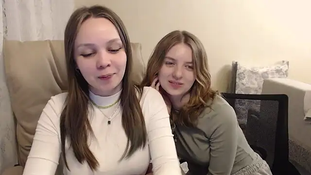 Snapshot of Emi1y_Angel11 chatting on January 2025 04:30:01 PM Emi1y Angel11 online show from January 2025 04:30:01 PM