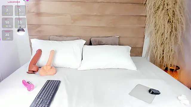 IsabellaJonns online show from December 2024 04:24:01 AM