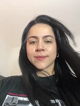 CoralineKam1 online show from March 2025 02:43:02 PM