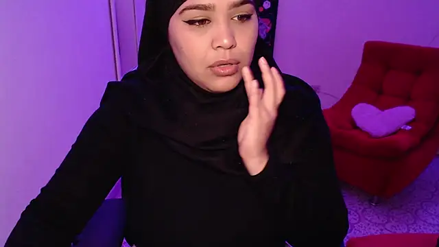 VenussTits97 online show from December 2025 05:00:01 PM